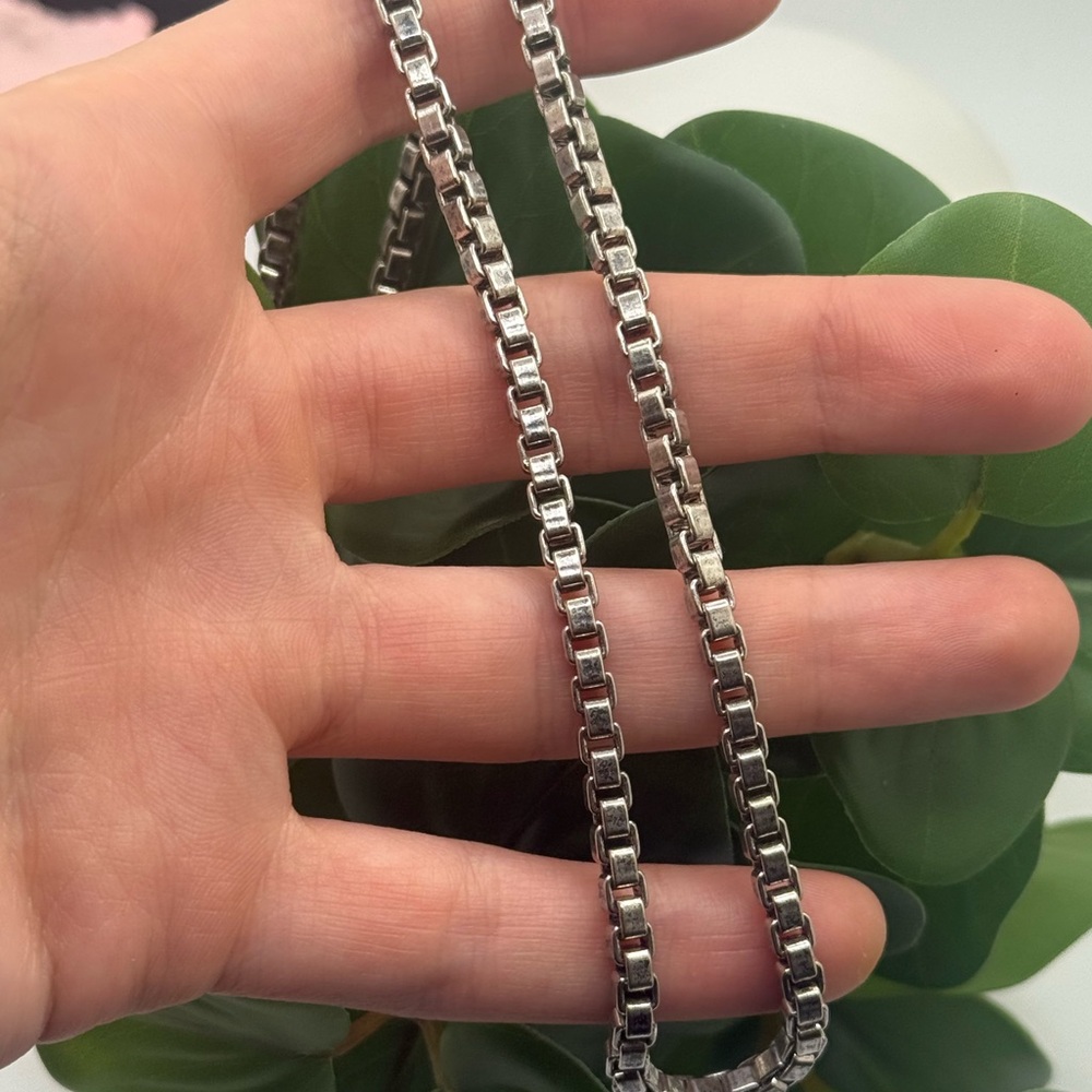Tiffany & Co. Unisex Sterling Silver Venetian Box Chain Necklace - Picture 7 of 9